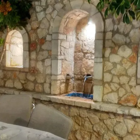 Liocharis Отель